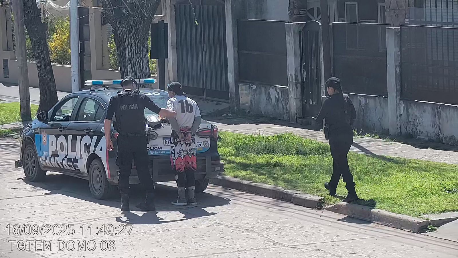 Roldán: detuvieron a un hombre tras robar en un comercio y ser captado por las cámaras